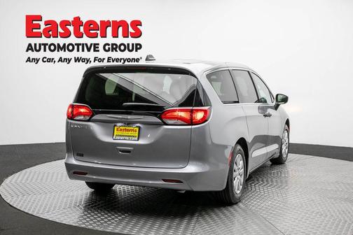 Billet Silver Metallic Clearcoat 2021 Chrysler Voyager L