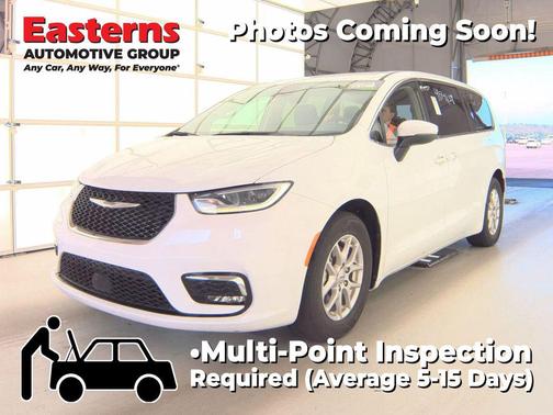 Bright White Clearcoat 2023 Chrysler Pacifica Touring L