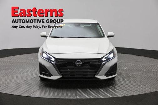 Glacier White 2025 Nissan Altima 2.5 SV