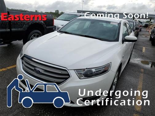 Photo 1 of 1 of 2019 Ford Taurus SEL