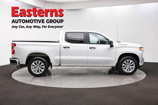 Summit White 2019 Chevrolet Silverado 1500 Custom