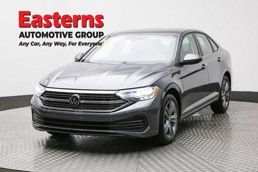 Platinum Gray Metallic 2024 Volkswagen Jetta 1.5T SE