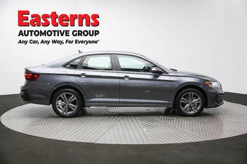 Platinum Gray Metallic 2024 Volkswagen Jetta 1.5T SE