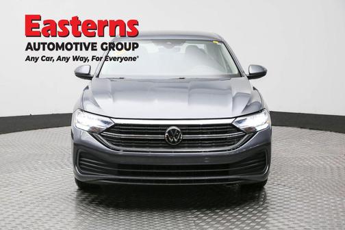 Platinum Gray Metallic 2024 Volkswagen Jetta 1.5T SE