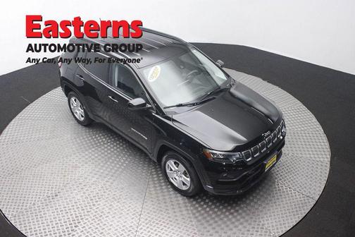 Diamond Black Crystal Pearlcoat 2022 Jeep Compass Latitude