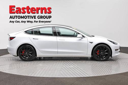 Pearl White Multi-Coat 2018 Tesla Model 3 Long Range