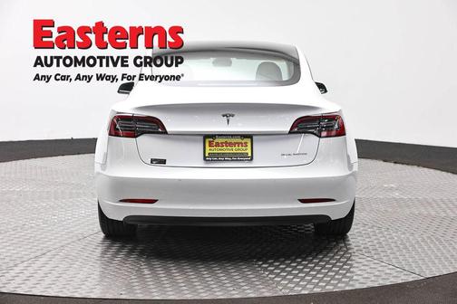 Pearl White Multi-Coat 2022 Tesla Model 3 Long Range