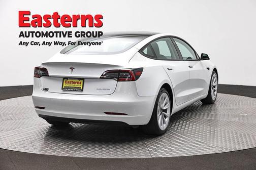Pearl White Multi-Coat 2022 Tesla Model 3 Long Range
