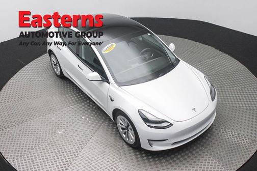 Pearl White Multi-Coat 2022 Tesla Model 3 Long Range