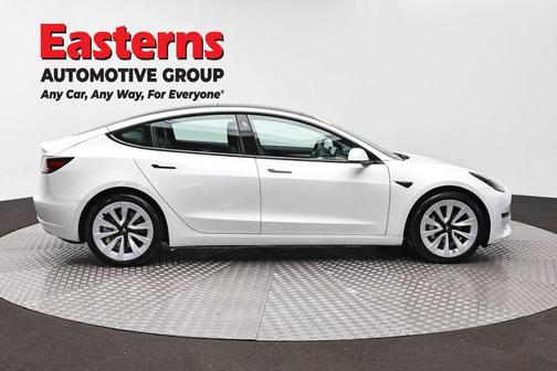 Pearl White Multi-Coat 2022 Tesla Model 3 Long Range