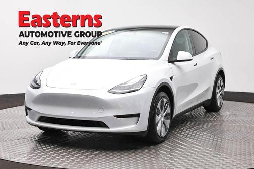 Pearl White Multi-Coat 2023 Tesla Model Y Long Range Dual Motor All-Wheel Drive