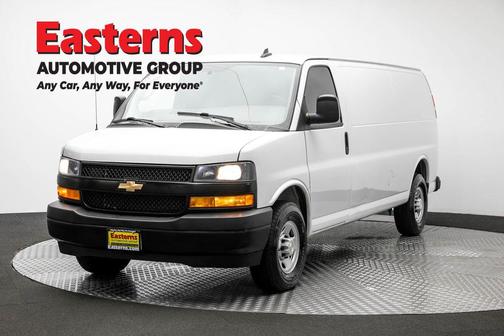 Summit White 2022 Chevrolet Express 2500 Work Van