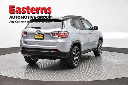 Silver Zynith Metallic Clearcoat 2025 Jeep Compass Limited