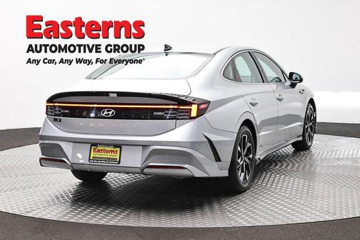 Aero Silver 2025 Hyundai SONATA SEL