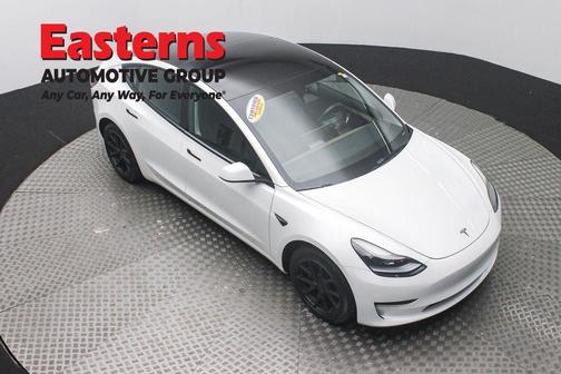 Pearl White Multi-Coat 2023 Tesla Model 3 Standard Range