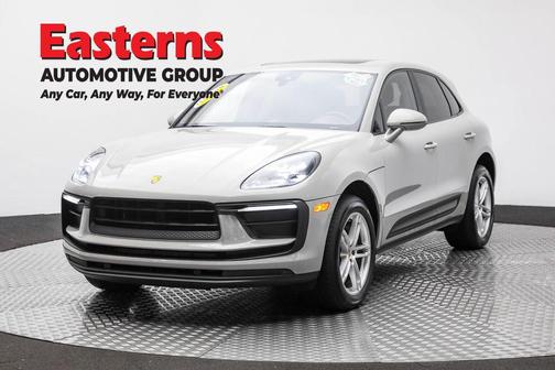 2022 Porsche Macan Base