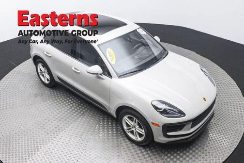 2022 Porsche Macan Base