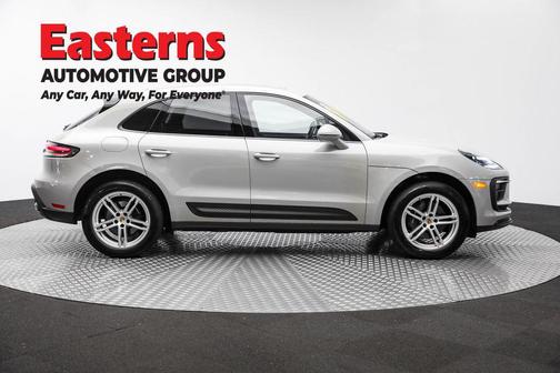 2022 Porsche Macan Base
