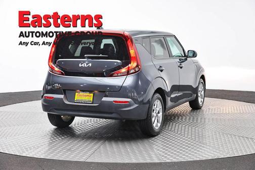 Gravity Gray 2022 Kia Soul LX