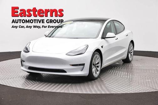 Pearl White Multi-Coat 2022 Tesla Model 3 Long Range