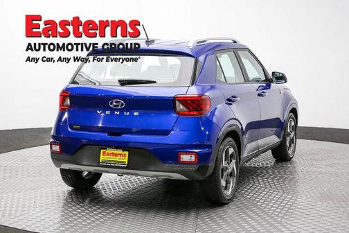 2023 Hyundai VENUE SEL