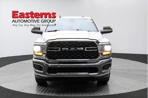 2022 RAM 2500 Tradesman Crew Cab 4x2 8' Box