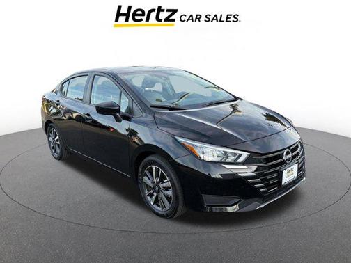 Super Black 2025 Nissan Versa 1.6 SV