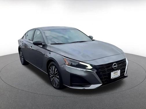 Gun Metallic 2025 Nissan Altima SV FWD