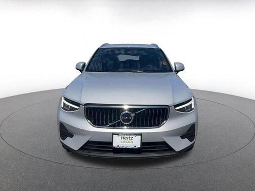 2024 Volvo XC40 CORE