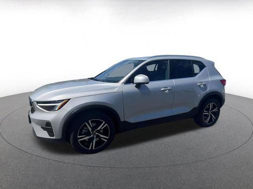 2024 Volvo XC40 CORE