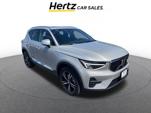 2024 Volvo XC40 CORE