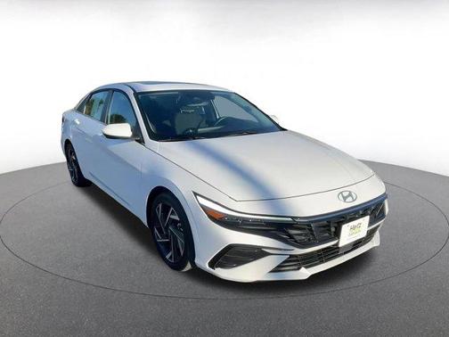 2025 Hyundai ELANTRA SEL