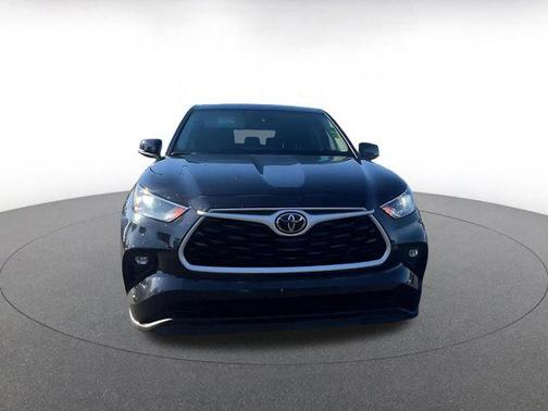 2025 Toyota Highlander LE