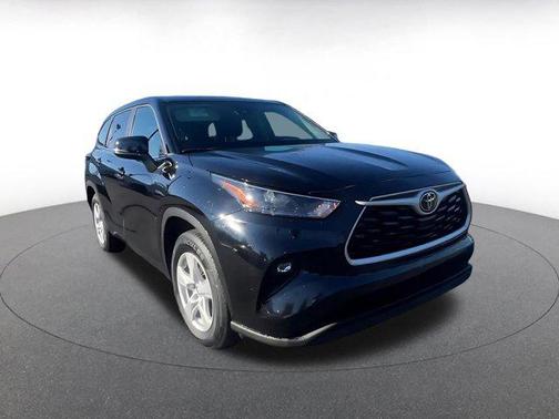 2025 Toyota Highlander LE