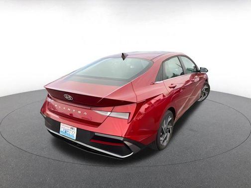 2025 Hyundai ELANTRA SEL