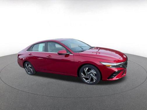 2025 Hyundai ELANTRA SEL