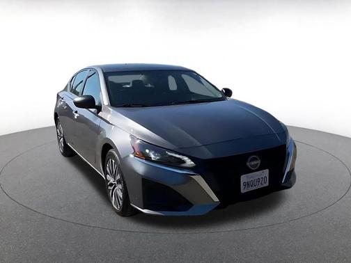 Gun Metallic 2025 Nissan Altima SV FWD