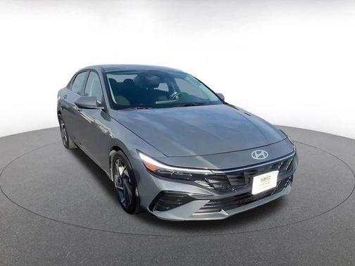 2025 Hyundai ELANTRA SEL