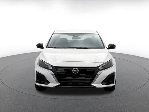 Glacier White 2025 Nissan Altima SV FWD