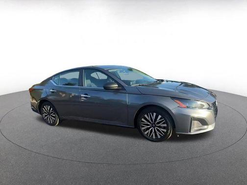 Gun Metallic 2025 Nissan Altima SV FWD