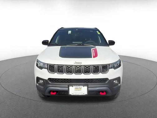 Bright White Clearcoat 2025 Jeep Compass Trailhawk