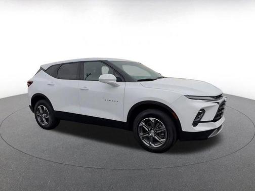 Summit White 2025 Chevrolet Blazer 2LT