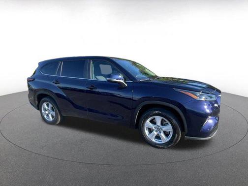 2025 Toyota Highlander LE