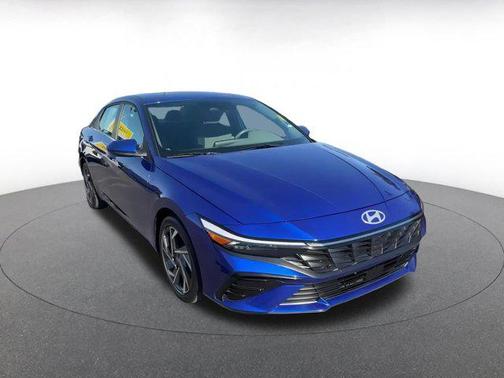 2025 Hyundai ELANTRA SEL