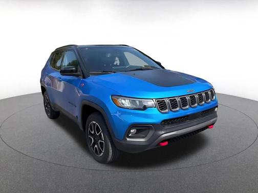 Hydro Blue Pearlcoat 2025 Jeep Compass Trailhawk