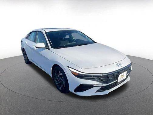 2025 Hyundai ELANTRA SEL