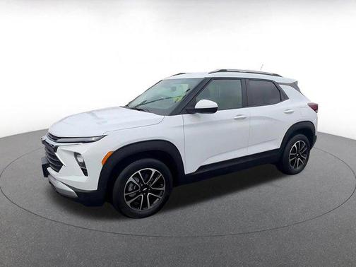 Summit White 2025 Chevrolet Trailblazer LT