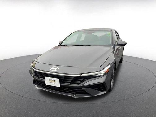 2025 Hyundai ELANTRA SEL