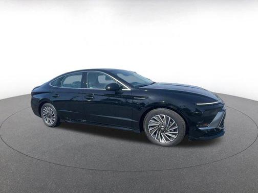 2025 Hyundai SONATA Hybrid SE