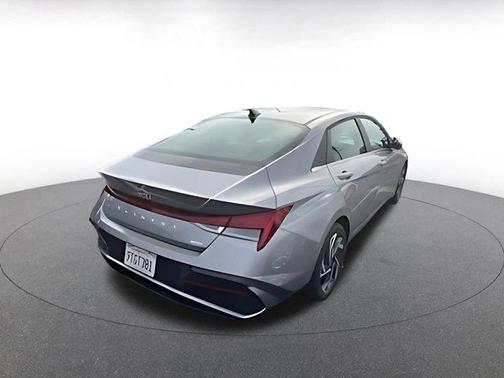 2025 Hyundai ELANTRA HEV Limited